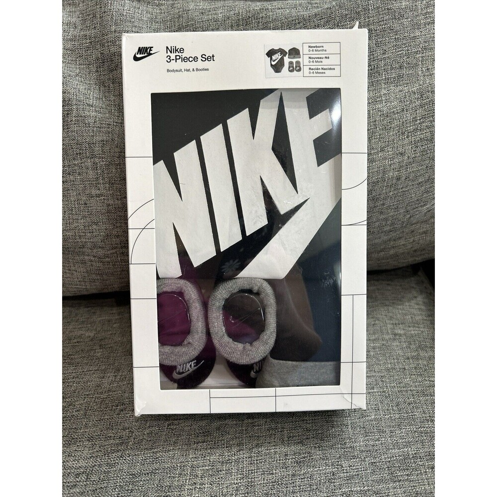 Nike 3 Piece Set Baby Bodysuit Hat and Booties 0 to 6 Months New
